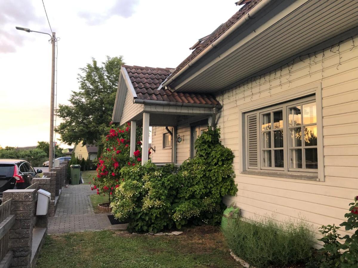 Manni Homestay Курессааре Экстерьер фото
